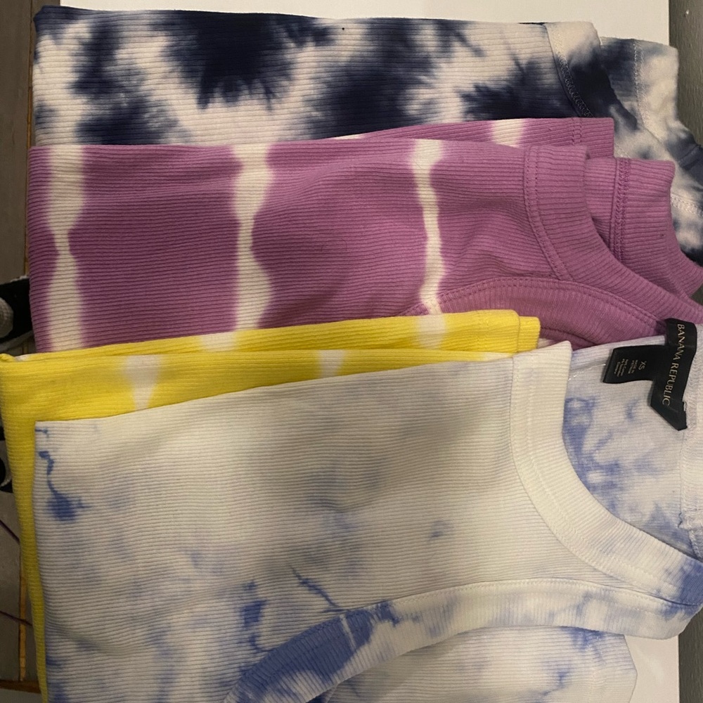 NWT 4 high neck tie dye tank tops.